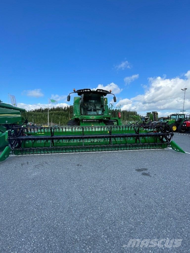 John Deere T 550 Ražas novākšanas kombaini