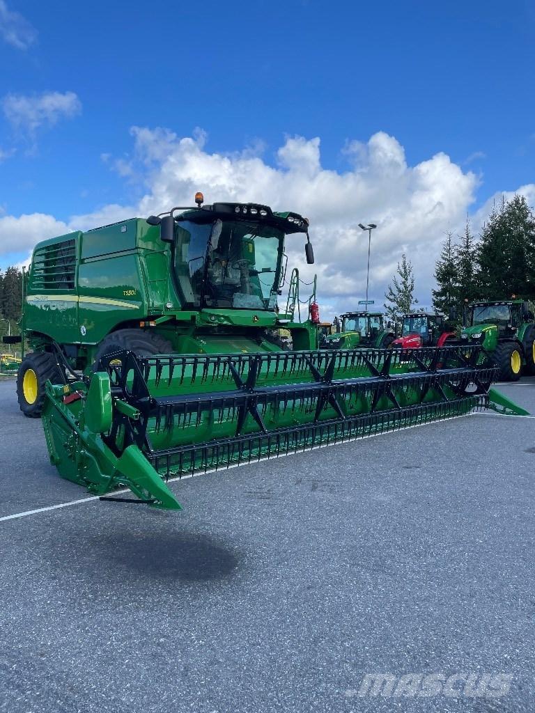 John Deere T 550 Ražas novākšanas kombaini