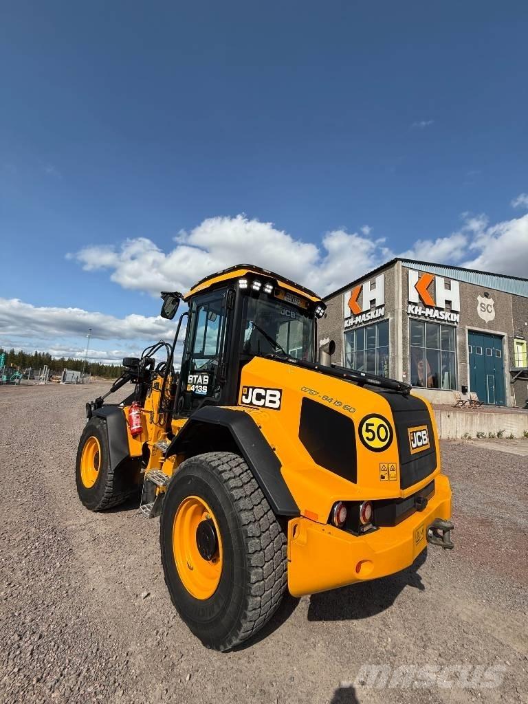 JCB 413S Iekrāvēji uz riteņiem