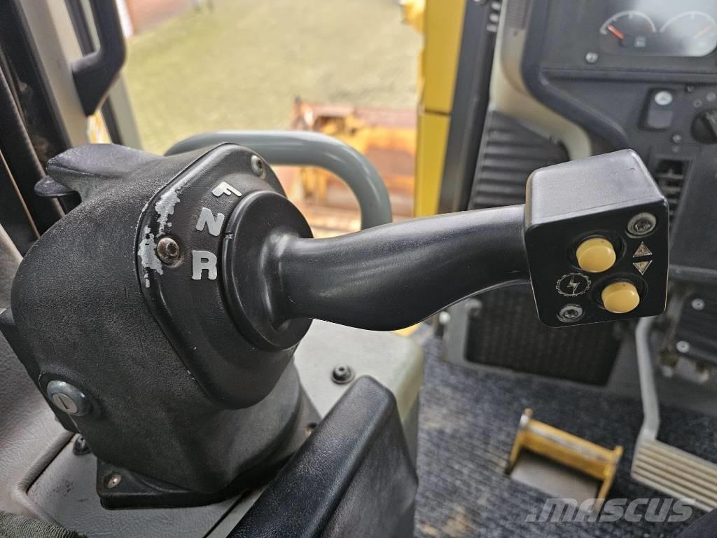 CAT D 6 T LGP Kāpurķēžu buldozeri