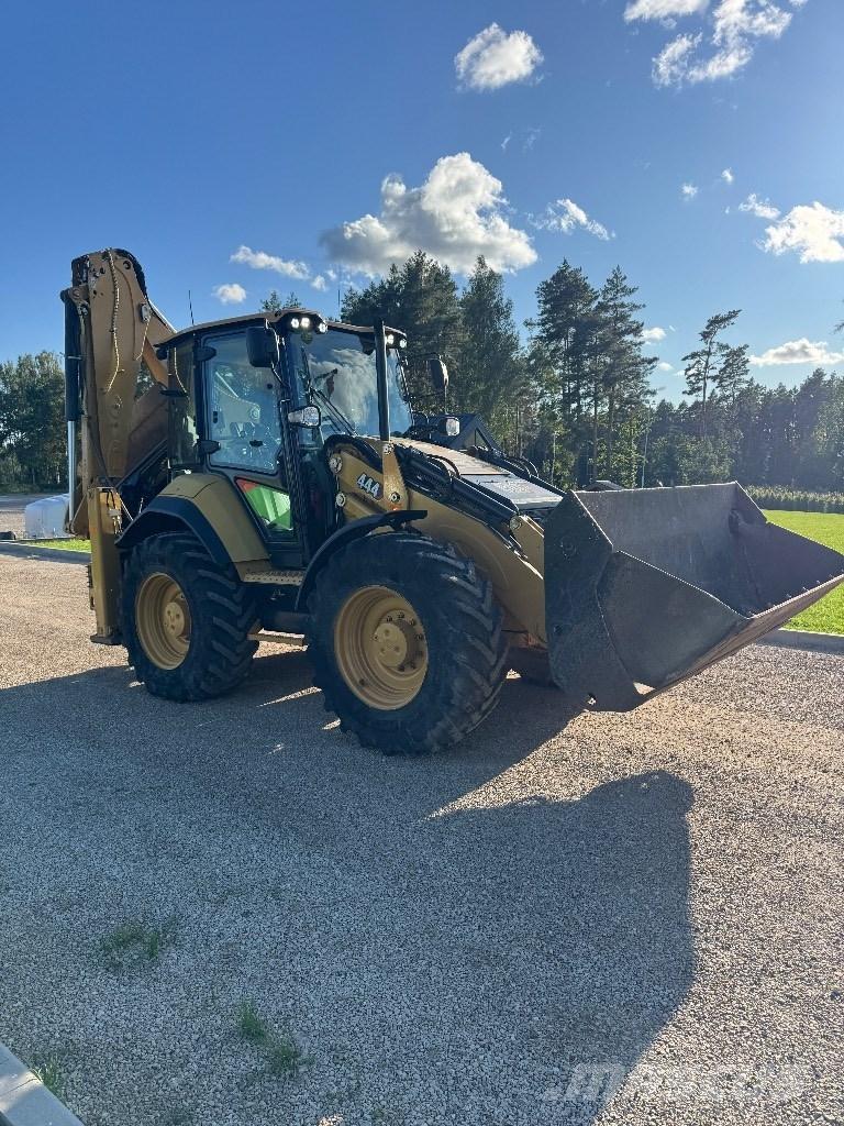 CAT 444 Ekskavatori-iekrāvēji