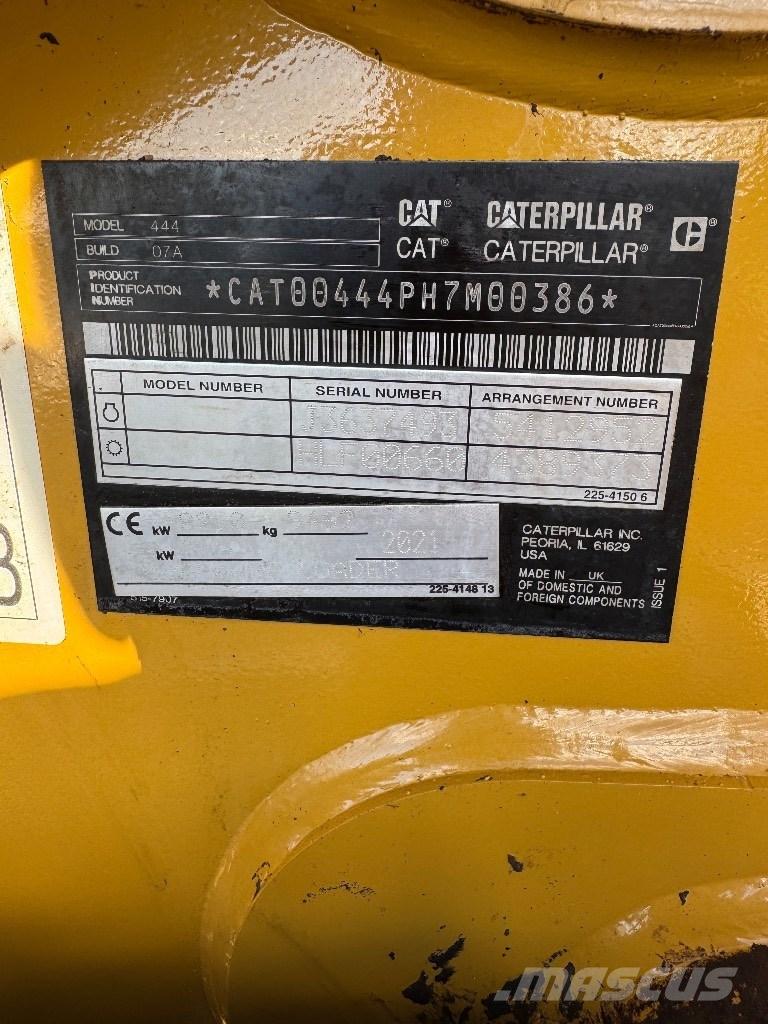 CAT 444 Ekskavatori-iekrāvēji