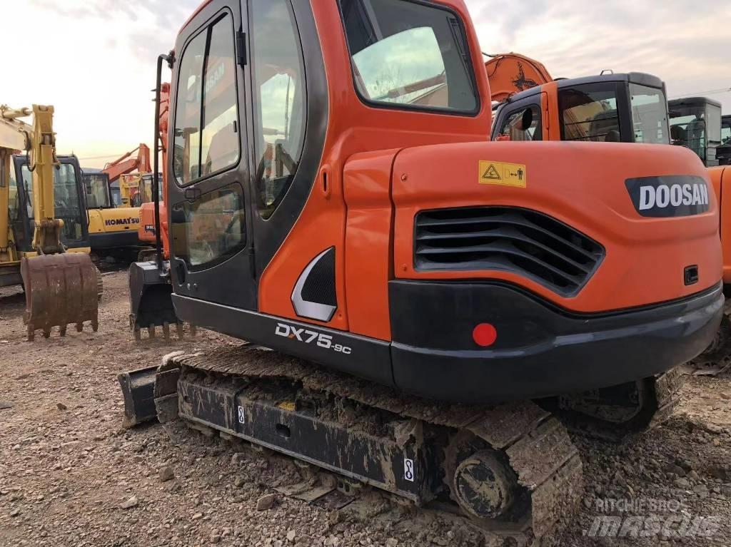 Doosan 75-9c Kāpurķēžu ekskavatori