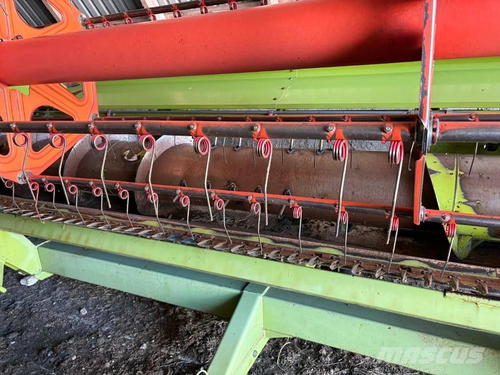 CLAAS Tucano 320 Ražas novākšanas kombaini