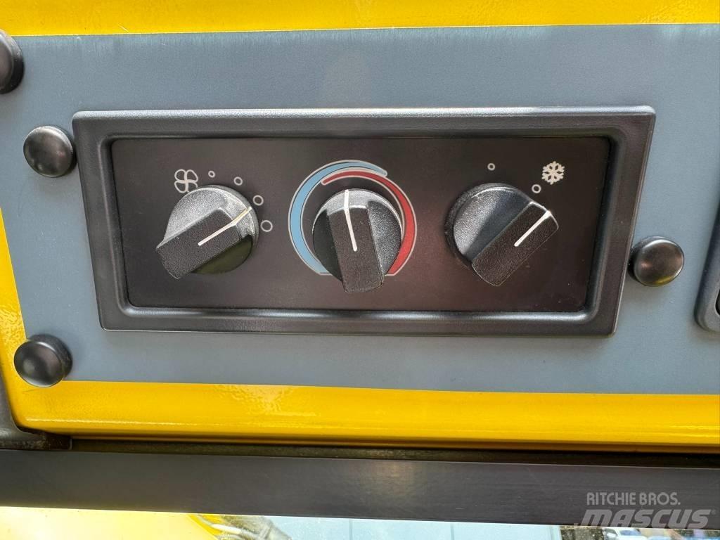 Grove RT 550 E Celtņi nelīdzenām virsmām
