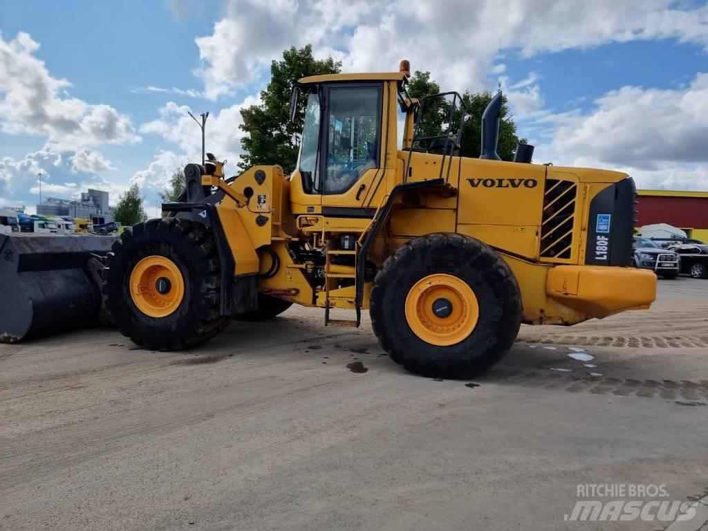 Volvo L 180 F Iekrāvēji uz riteņiem