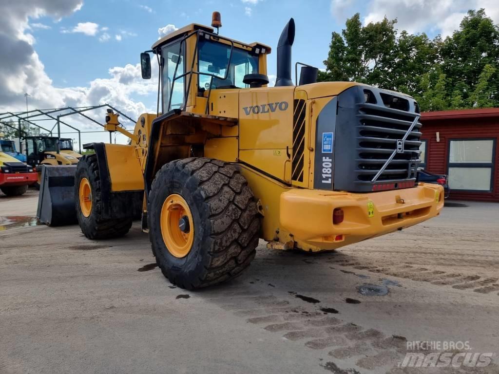 Volvo L 180 F Iekrāvēji uz riteņiem