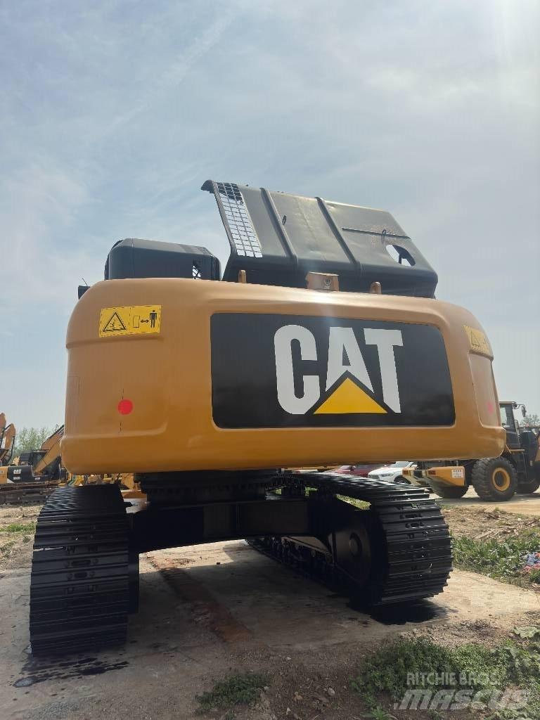 CAT 330 D2 Kāpurķēžu ekskavatori