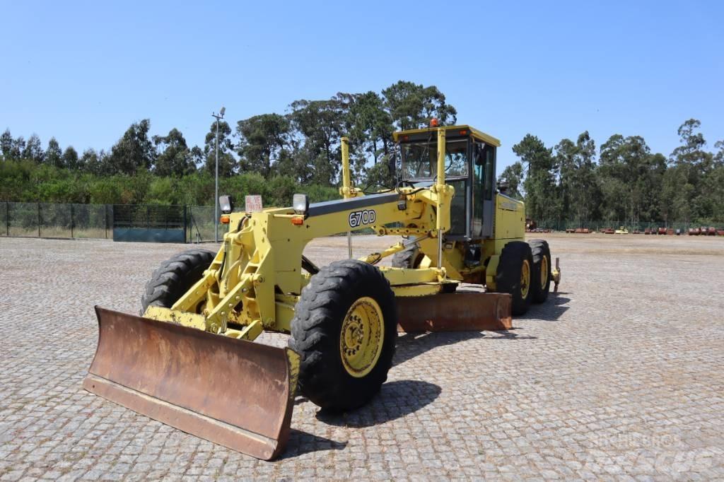John Deere 670B Greideri