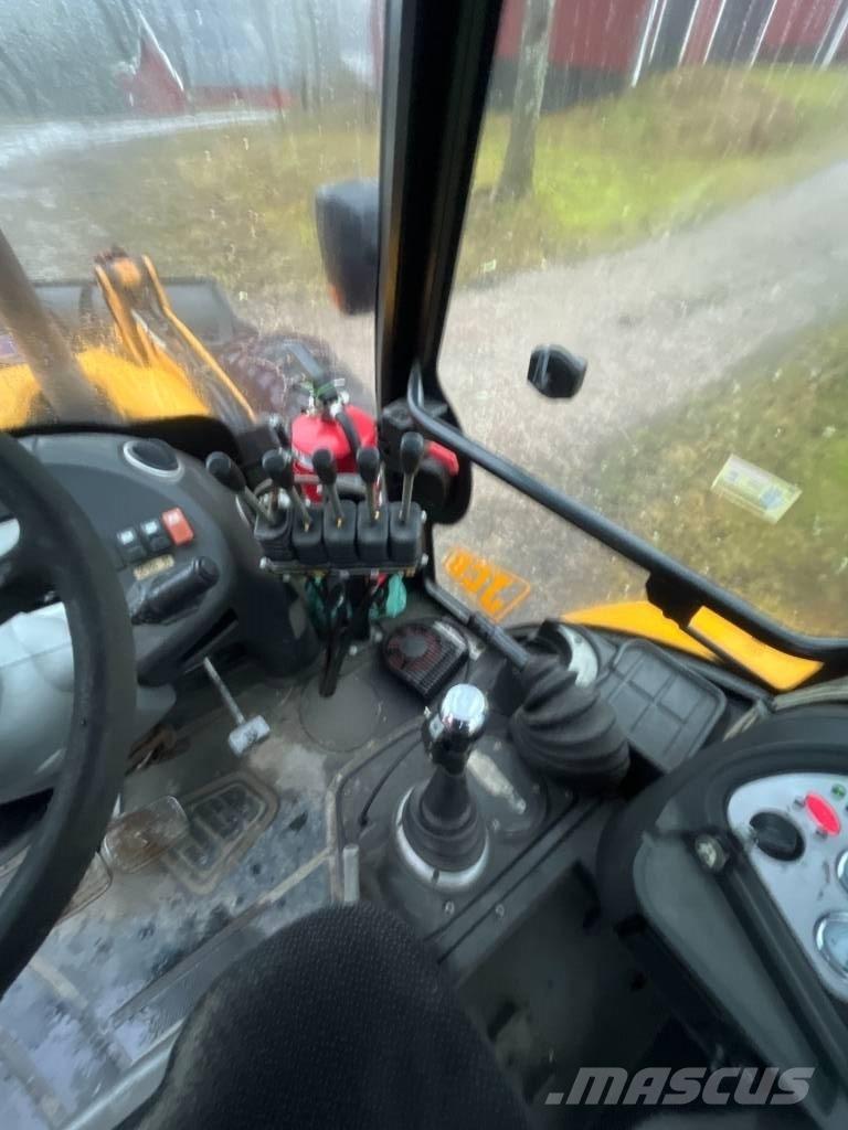JCB 4X Iekrāvēji uz riteņiem
