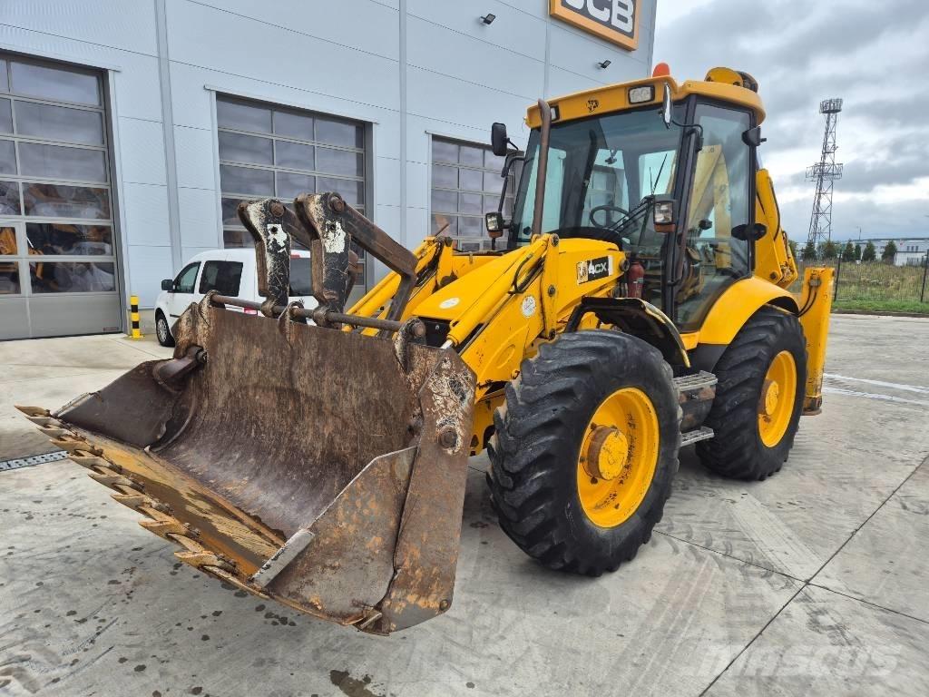 JCB 4CX Ekskavatori-iekrāvēji