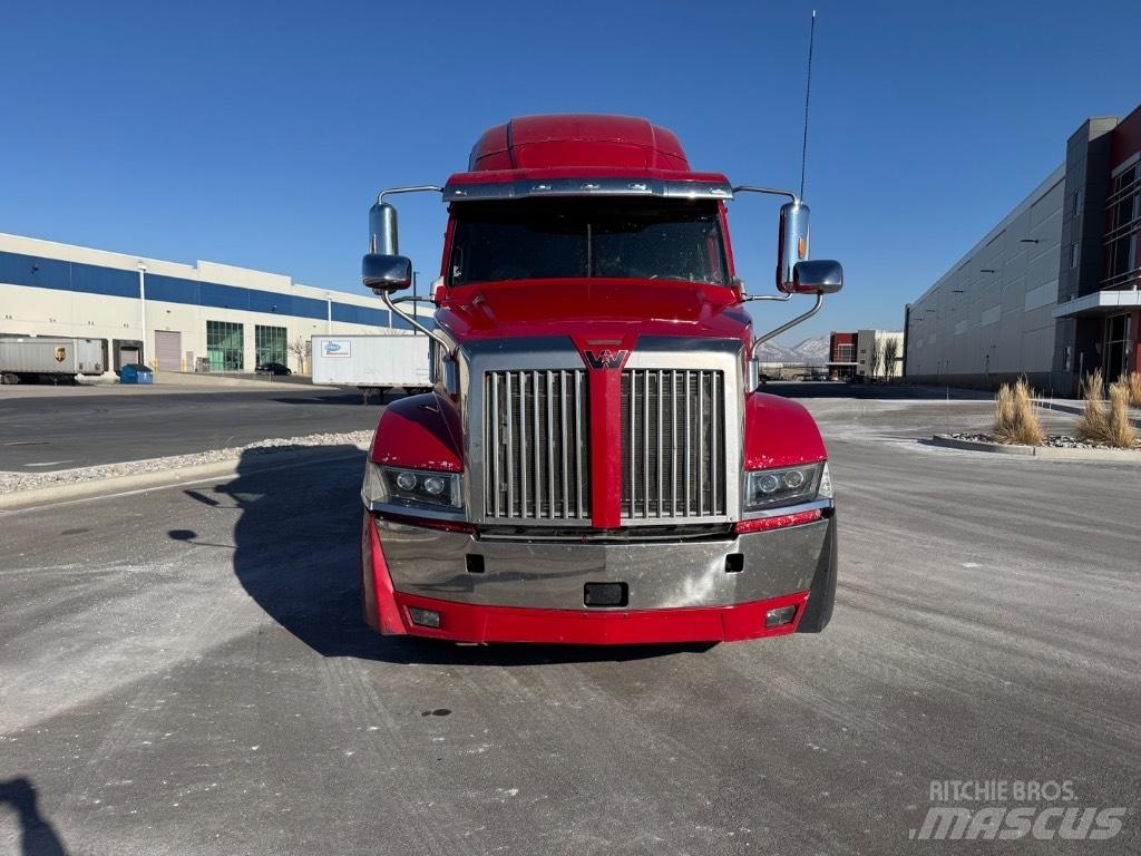 Western Star 5700 XE Vilcēji
