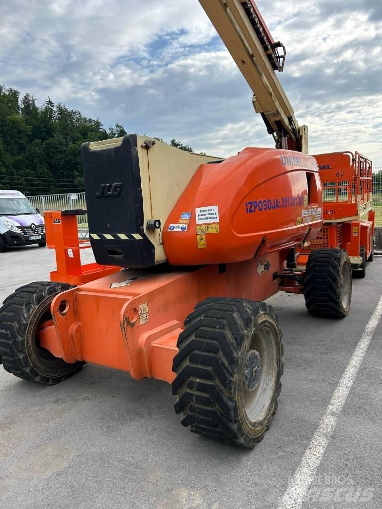 JLG 800 AJ Strēles pacēlāji