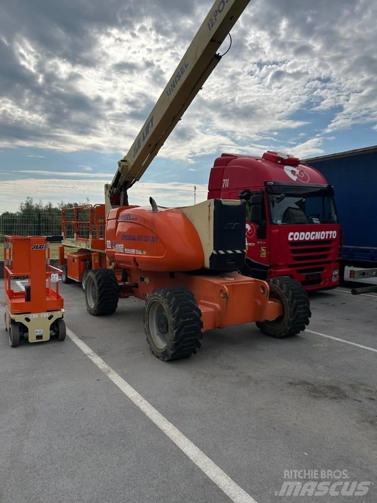 JLG 800 AJ Strēles pacēlāji