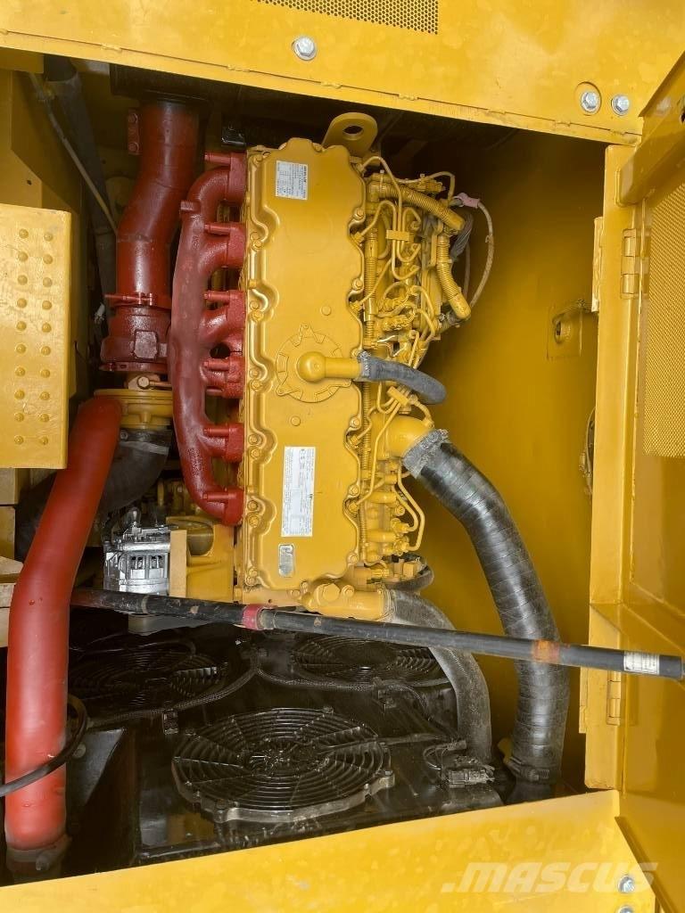 CAT CAT323 Vidēja lieluma ekskavatori 7 t - 12 t