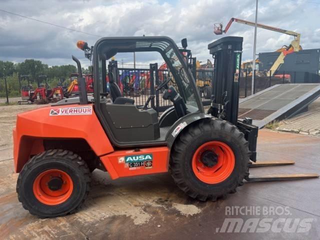 Ausa C 351 Apvidus autokrāvējs