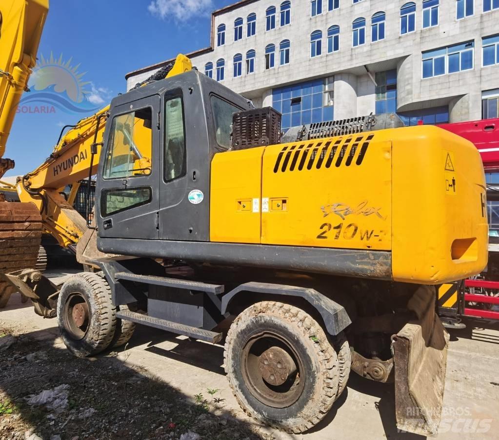 Hyundai R210W-7 Ekskavatori uz riteņiem