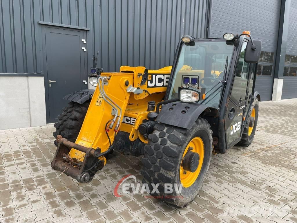 JCB 527-58 AgriPlus Lauksaimniecības pacēlāji