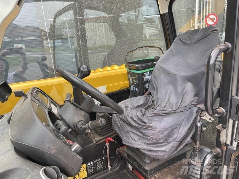 JCB 531 - 70 Teleskopiskie manipulatori
