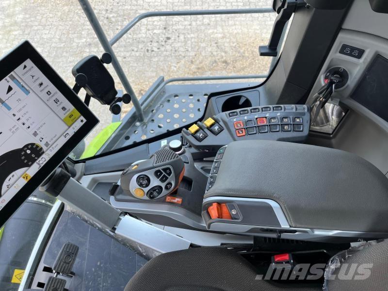 CLAAS LEXION 5300 Ražas novākšanas kombaini