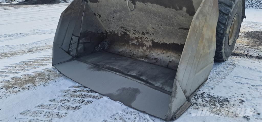 Volvo L180G Iekrāvēji uz riteņiem