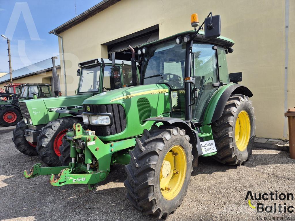 John Deere 5820 Traktori