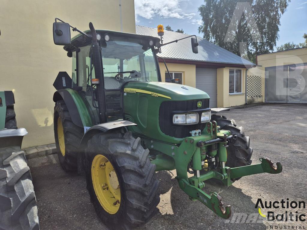 John Deere 5820 Traktori