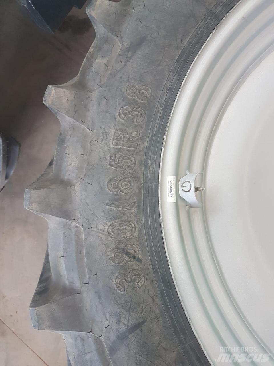 Petlas 380/85R38 Riepas, riteņi un diski
