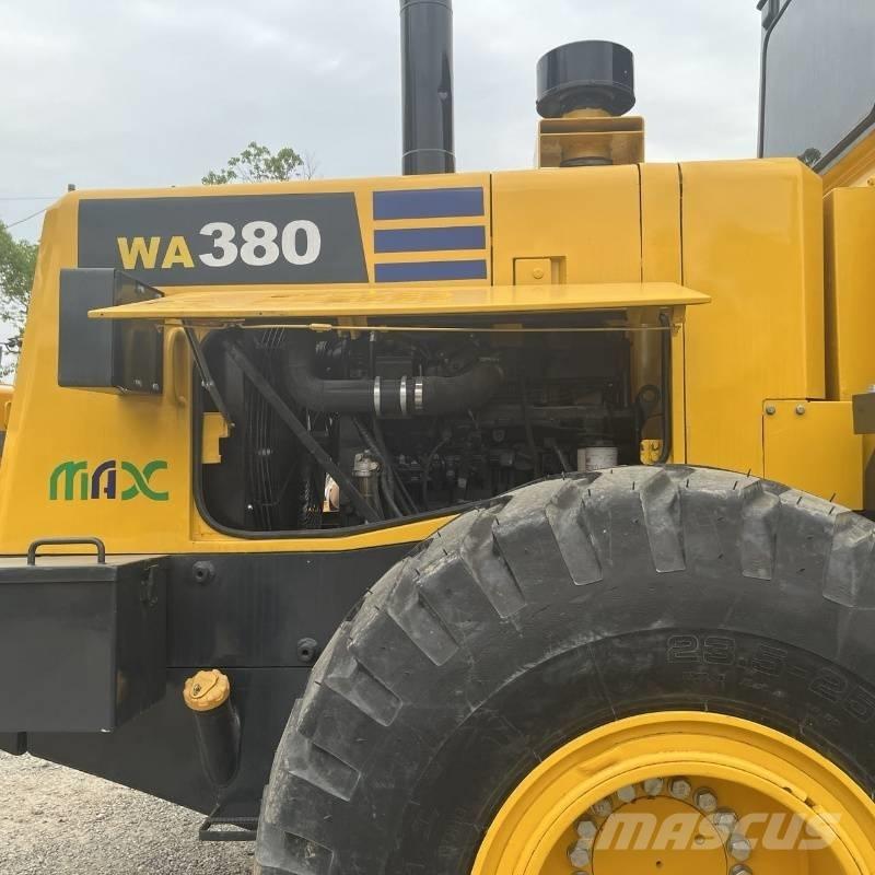 Komatsu WA 380 Iekrāvēji uz riteņiem
