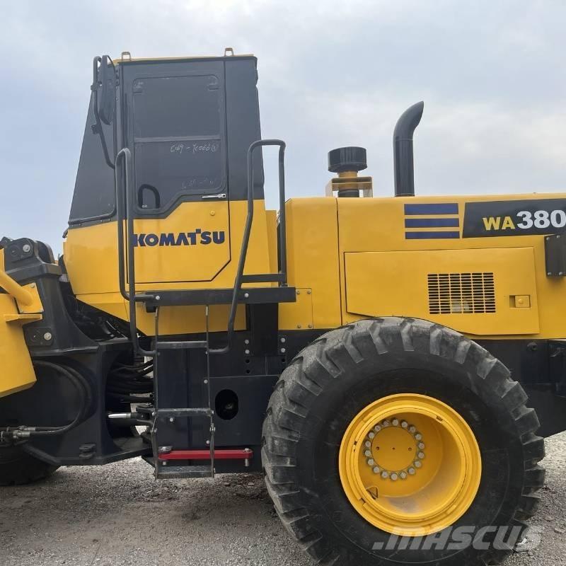 Komatsu WA 380 Iekrāvēji uz riteņiem