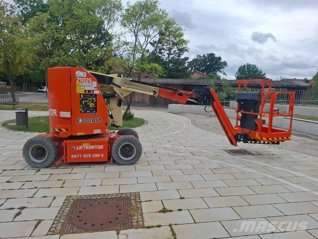 JLG E 300 AJP Strēles pacēlāji
