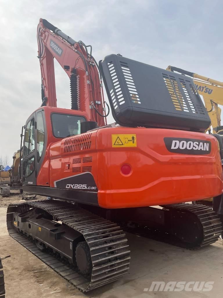 Doosan DX 220 LC-9C Kāpurķēžu ekskavatori