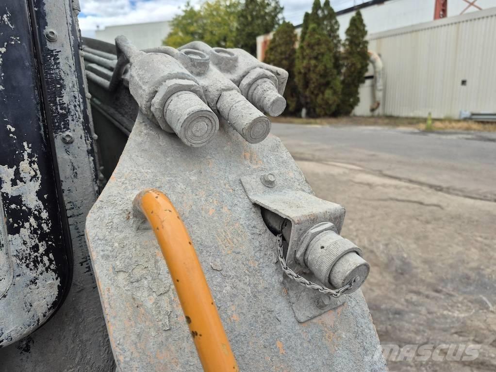 CASE SR120 Lietoti riteņu kompaktiekrāvēji