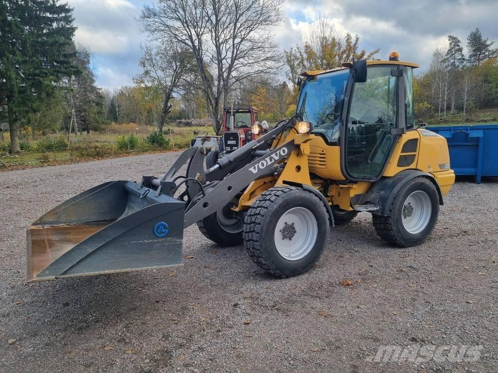 Volvo L25F Lietoti riteņu kompaktiekrāvēji