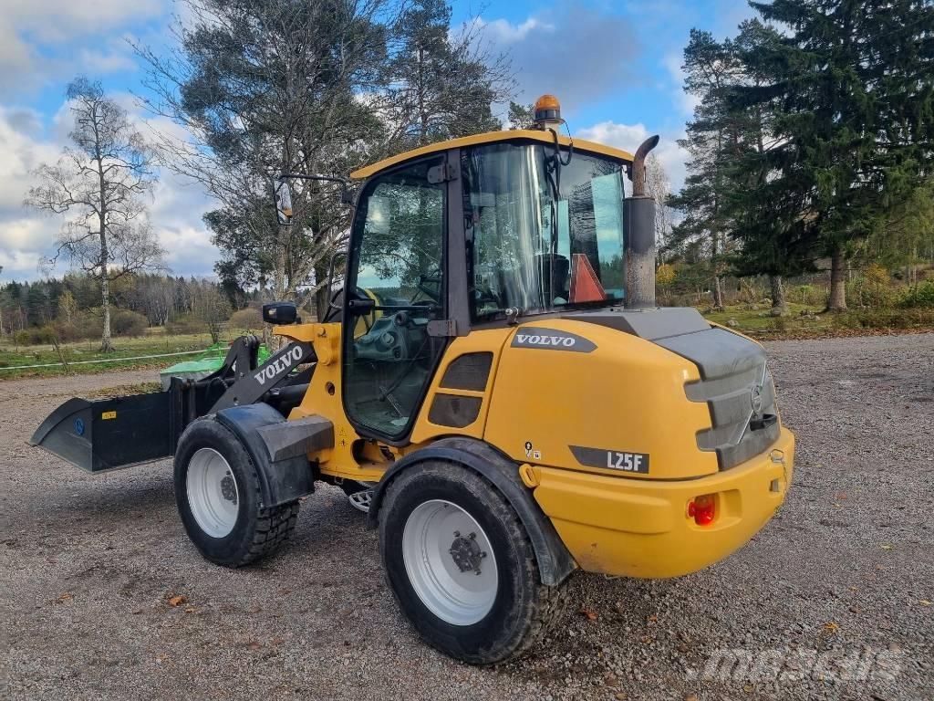 Volvo L25F Lietoti riteņu kompaktiekrāvēji
