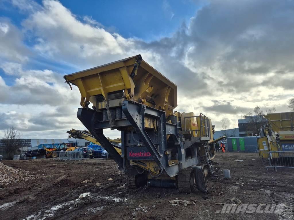 Keestrack B 3 Drupinātāji