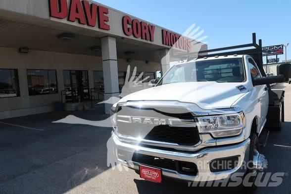 RAM 3500 HD Platformas/izkraušana no sāniem