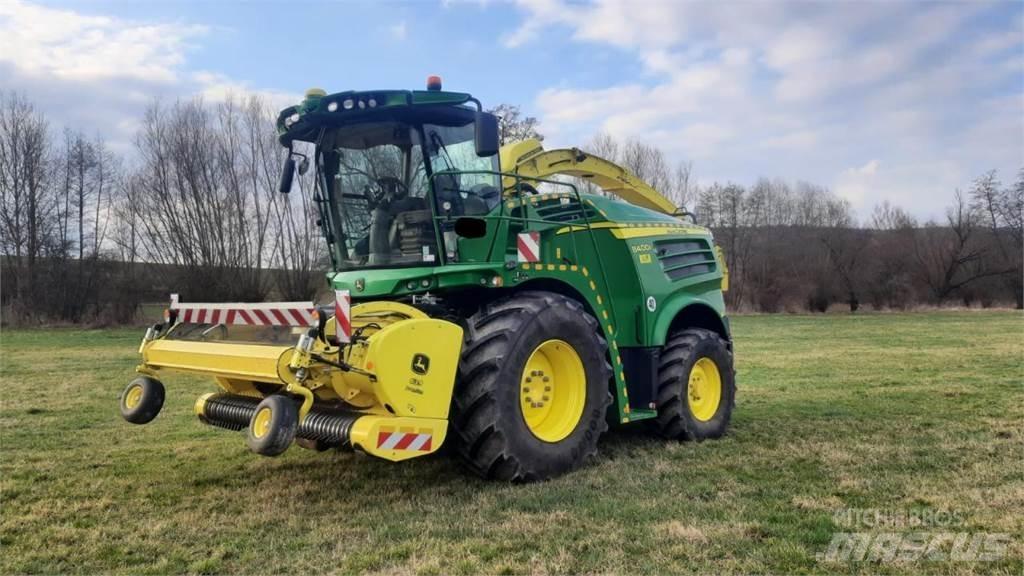 John Deere 8400i Lopbarības novācēji