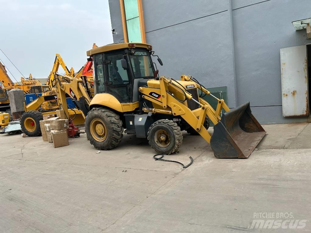CAT 420 F Ekskavatori-iekrāvēji