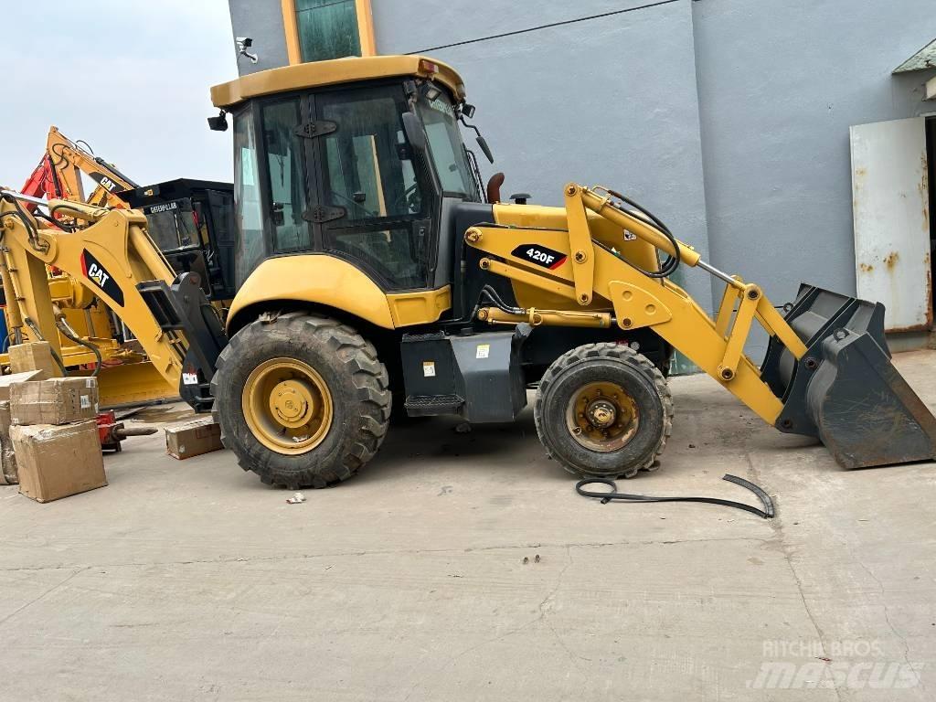 CAT 420 F Ekskavatori-iekrāvēji