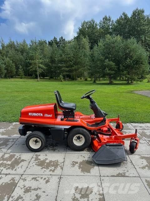 Kubota F 1900 Mauriņa traktors