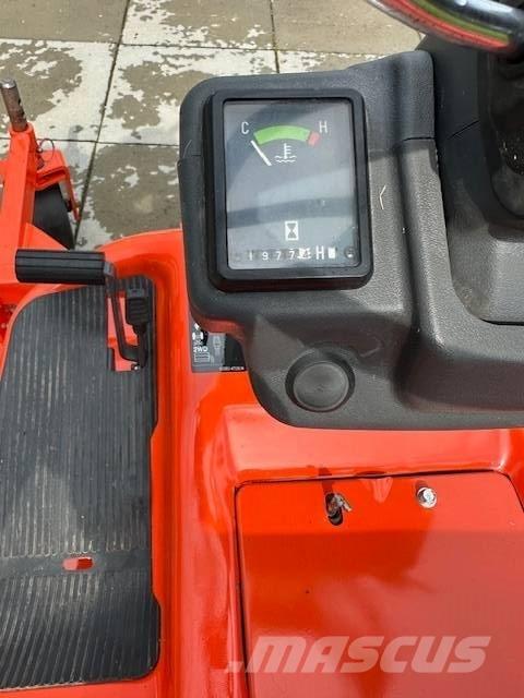 Kubota F 1900 Mauriņa traktors