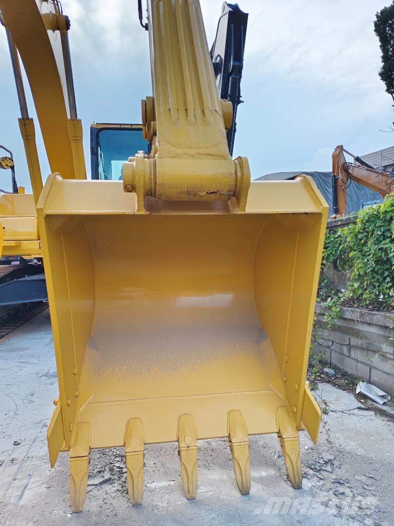 Komatsu PC 220-7 Kāpurķēžu ekskavatori