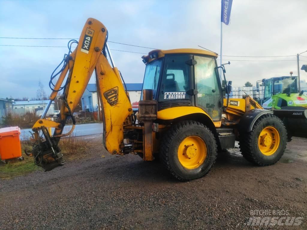 JCB 4 CX Ekskavatori-iekrāvēji