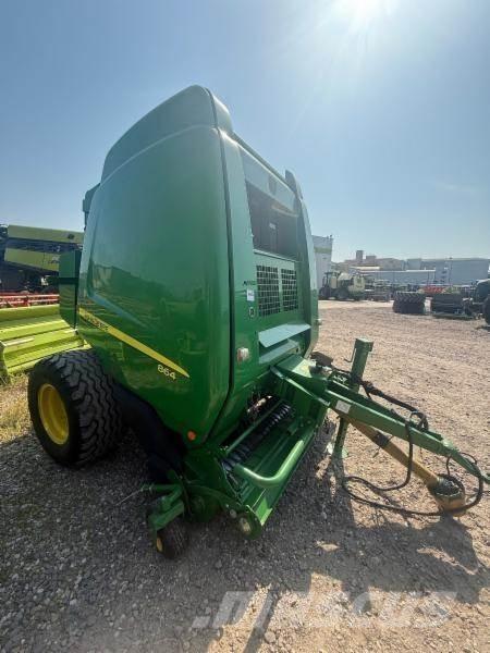 John Deere 864 Rituļu preses