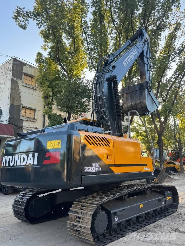 Hyundai HX220HD Vidēja lieluma ekskavatori 7 t - 12 t