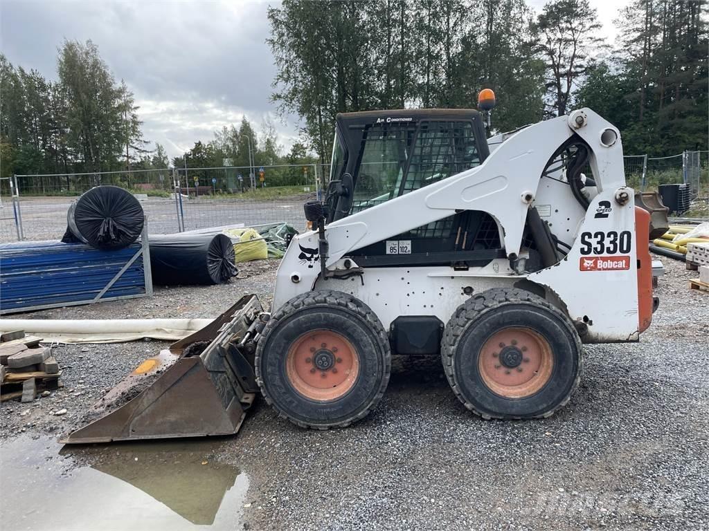 Bobcat S330 Lietoti riteņu kompaktiekrāvēji
