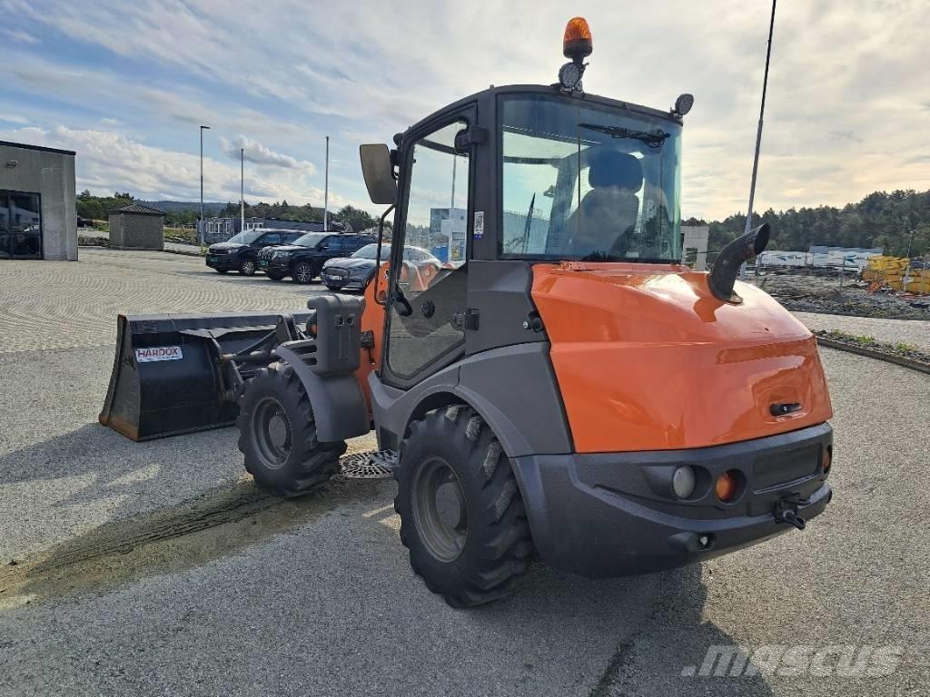 Hitachi ZW 75 Iekrāvēji uz riteņiem
