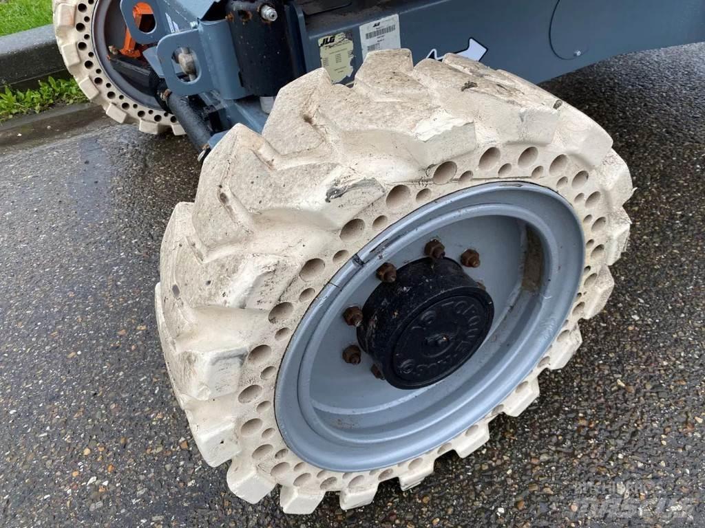 JLG 340AJ Strēles pacēlāji