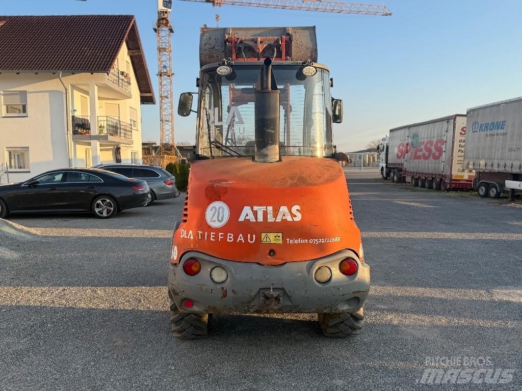 Atlas AR 60 Iekrāvēji uz riteņiem